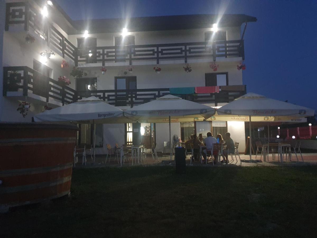 Pensiunea Ronicson Milostea Exterior photo